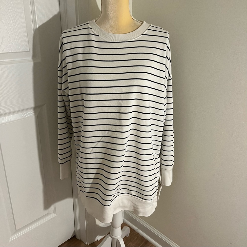 Old Navy Tunic Striped Crew Neck